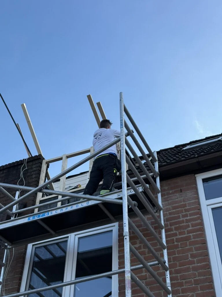 Door Vijfsterrenhuis geplaatste kunststof kozijnen, ramen en rolluiken in Flevoland
