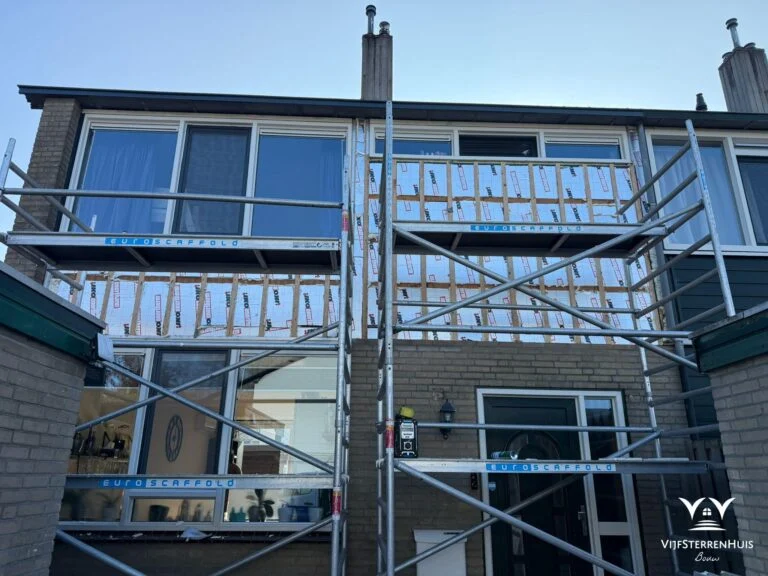 Door Vijfsterrenhuis geplaatste kunststof kozijnen, ramen en rolluiken in Flevoland
